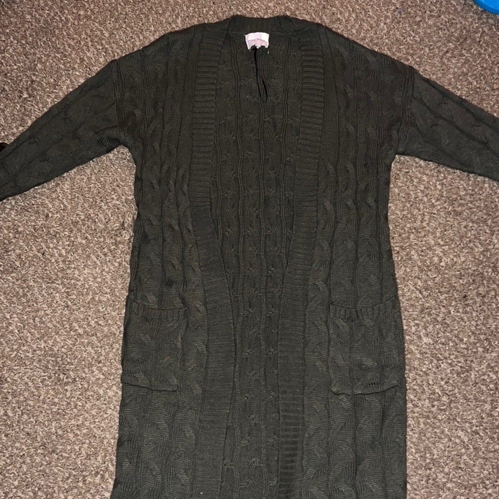 Dark green cardigan in a large from Pink Rose. With pockets!